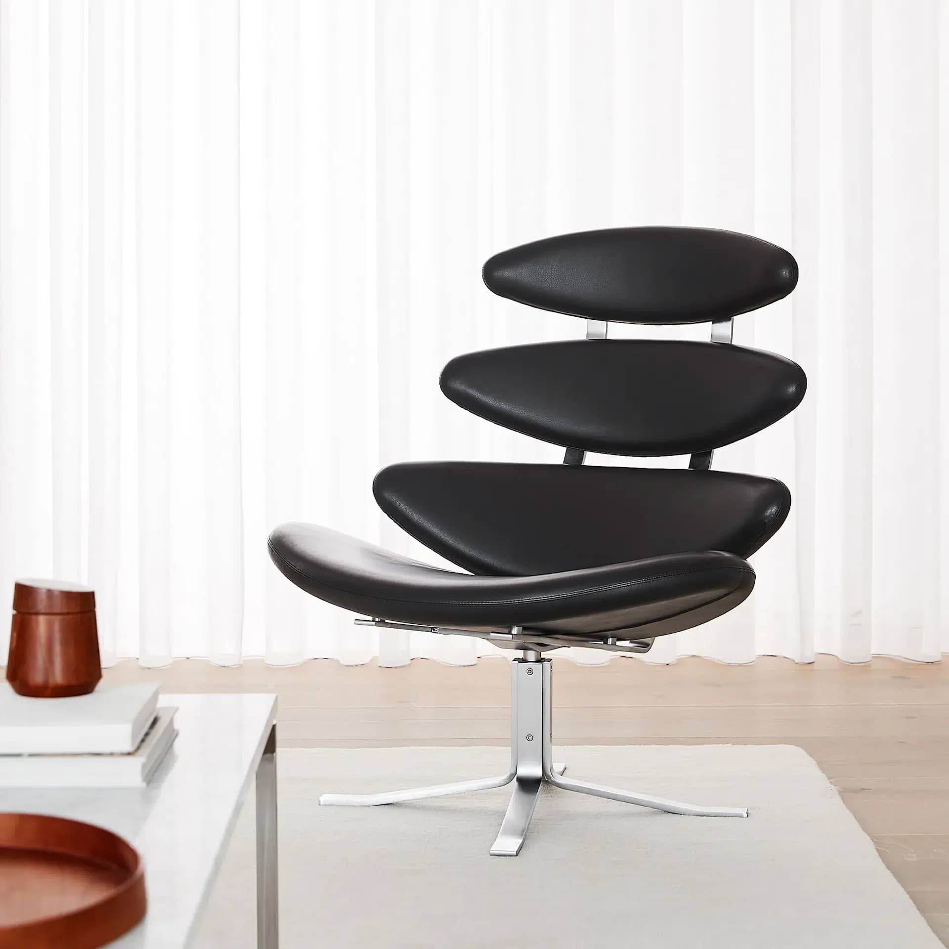 Corona Chair with Ottoman | Sohnne