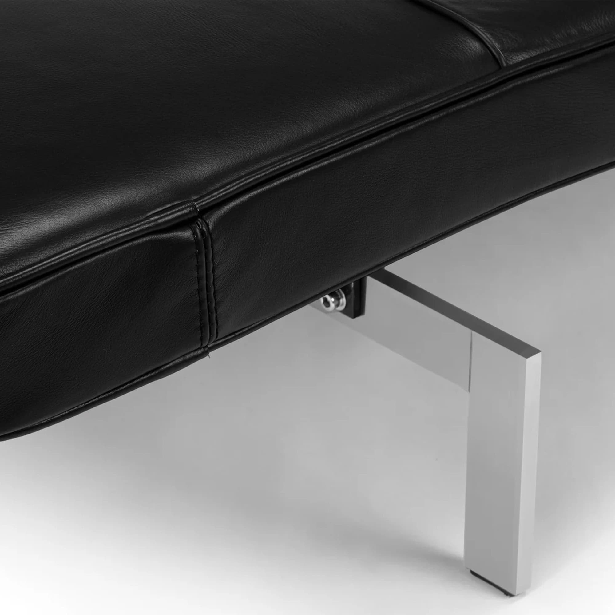 PK80 Daybed Black 5