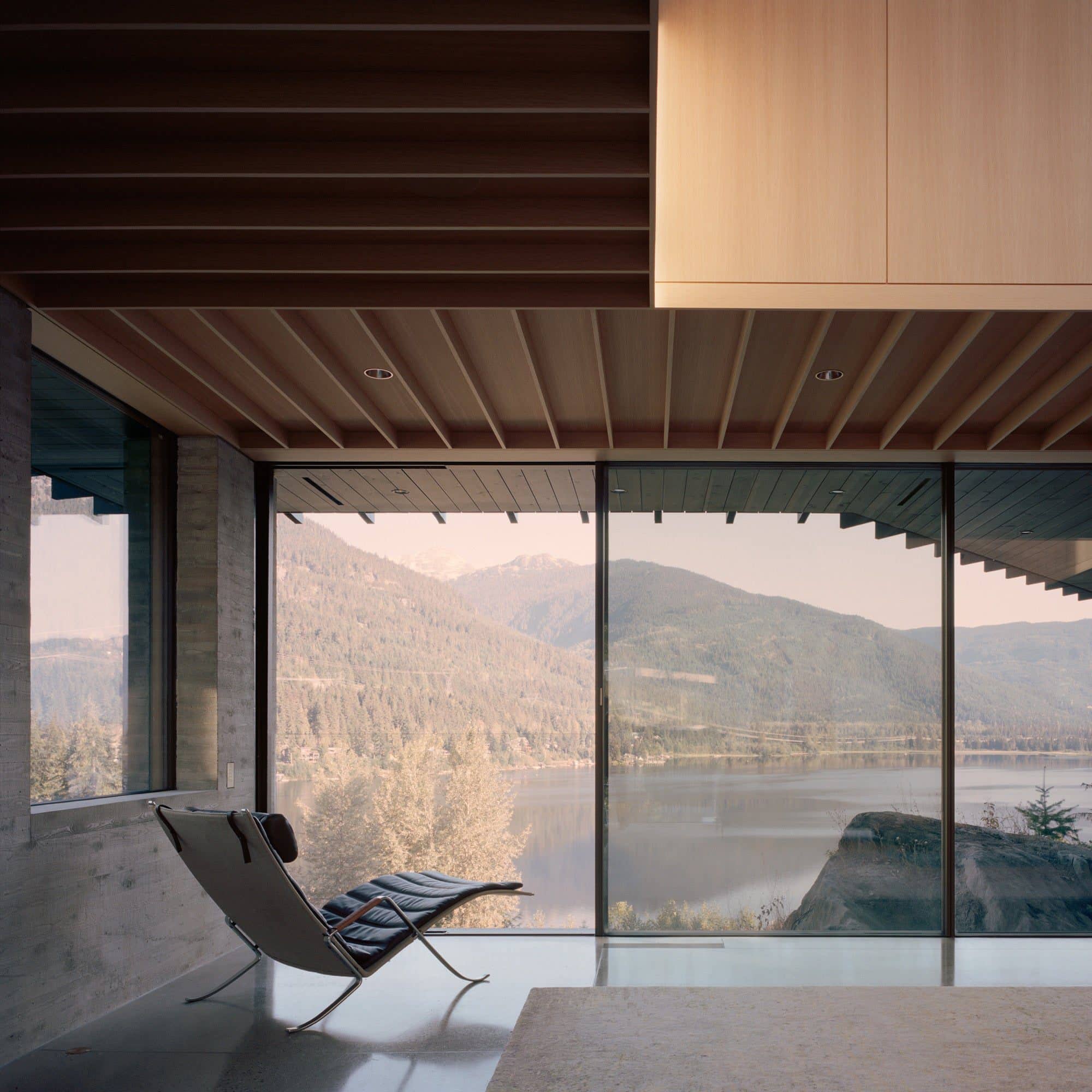 Belfast Black 10 - FK87 Lounge Grasshopper