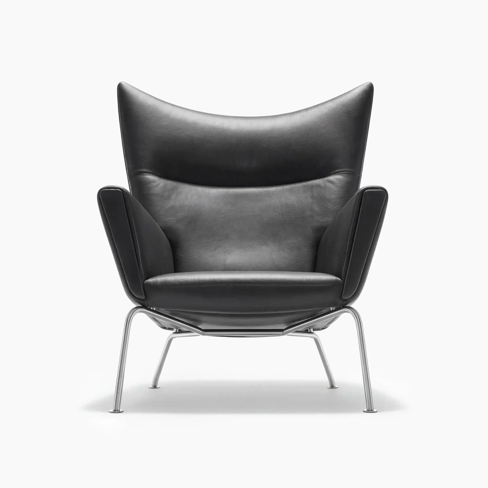 CH445 Wing Chair with Ottoman | Sohnne