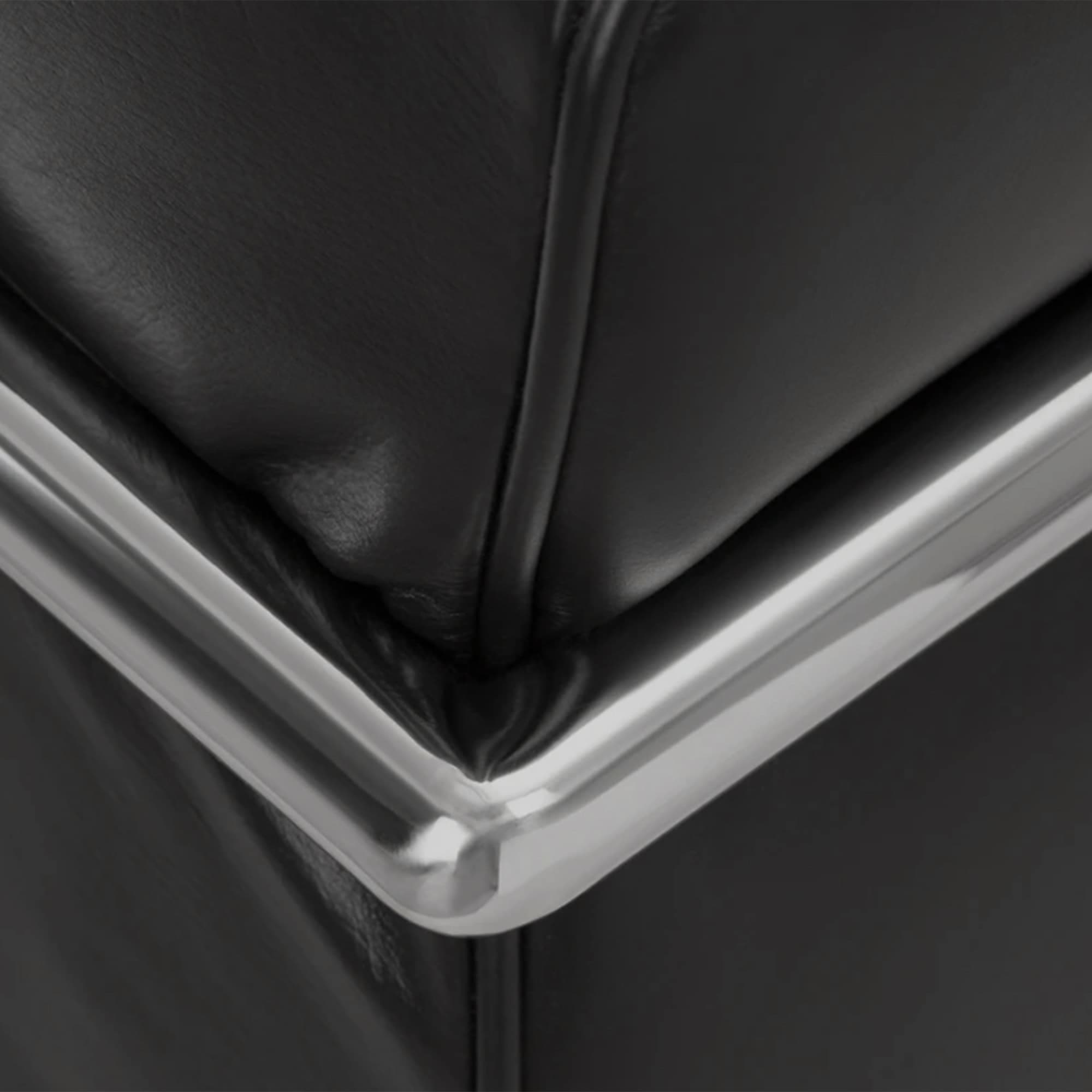 LC2 Armchair (5) - LC2 Petit Modele