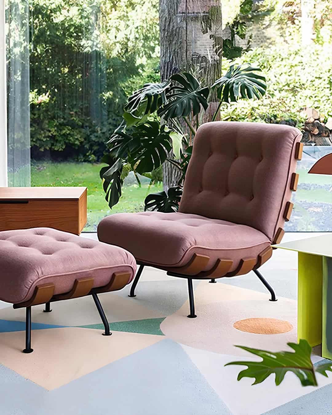 Lounge Chairs & Armchairs