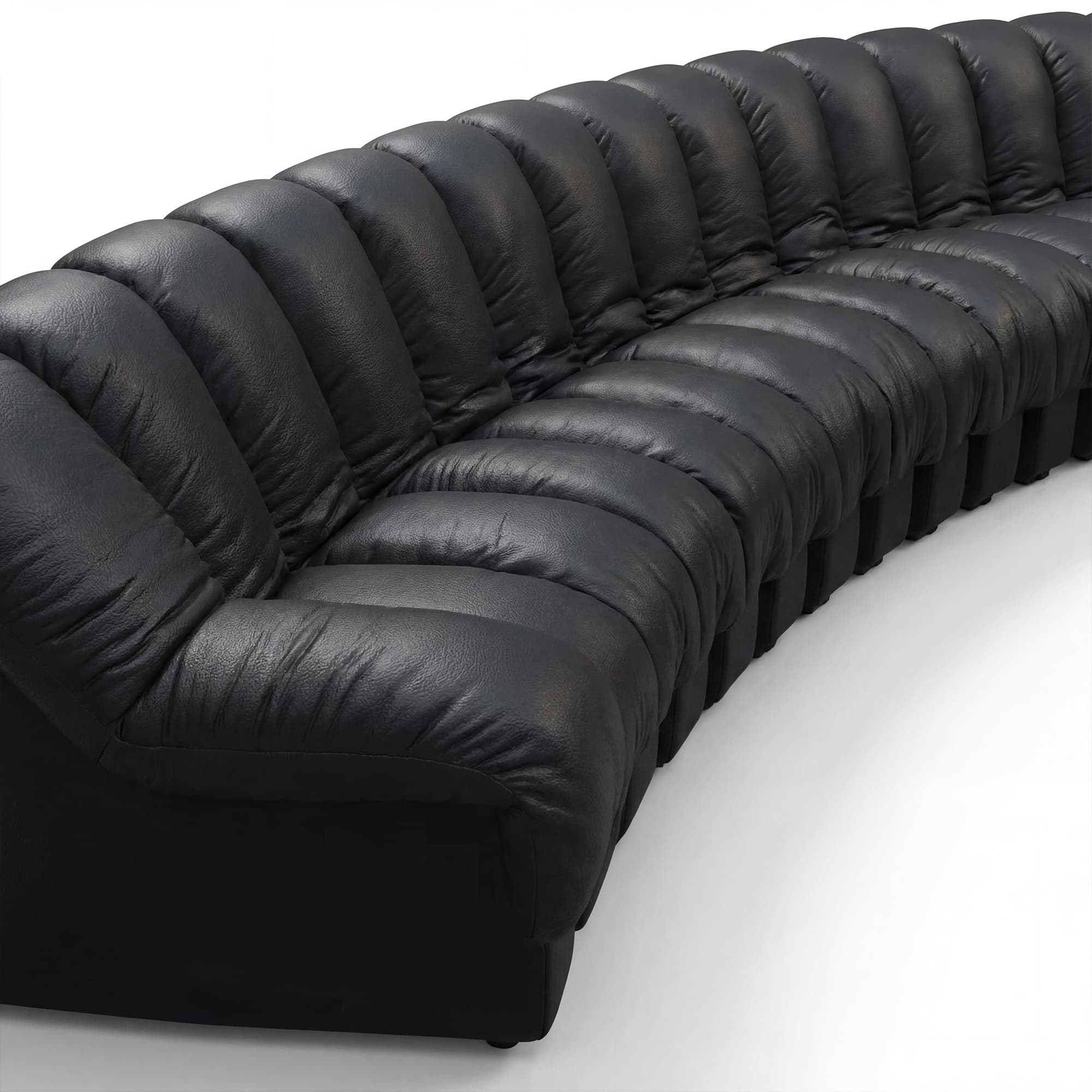 DS 600 Sofa Black | Sohnne